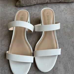 Dream Pairs Women's White Sandals
